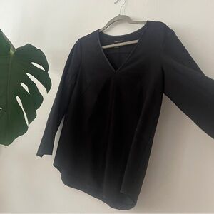 Club Monaco M top with satin trim - black